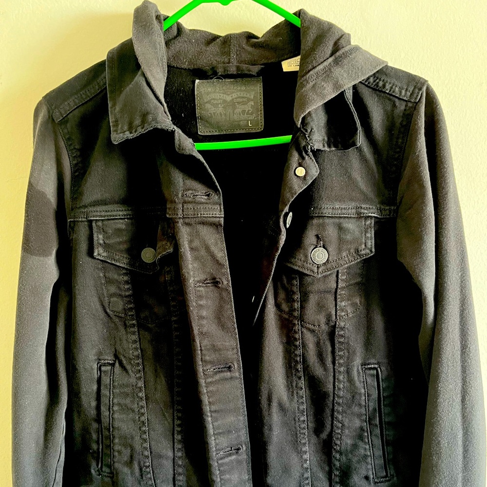 Adorable Levi’s jeans jacket